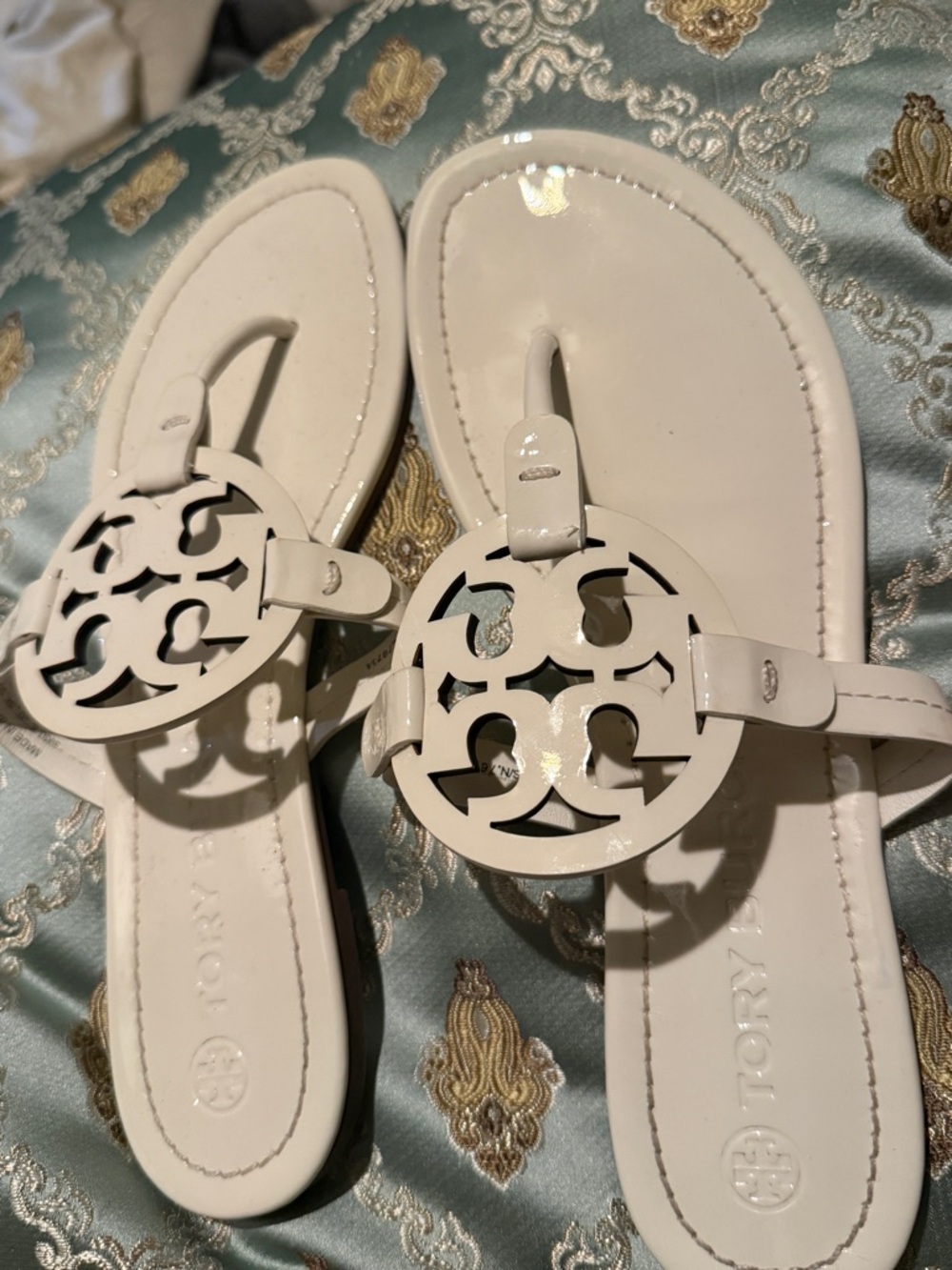 Authentic Tory Burch Off White Miller Patent Leather Sandals ( worn once)